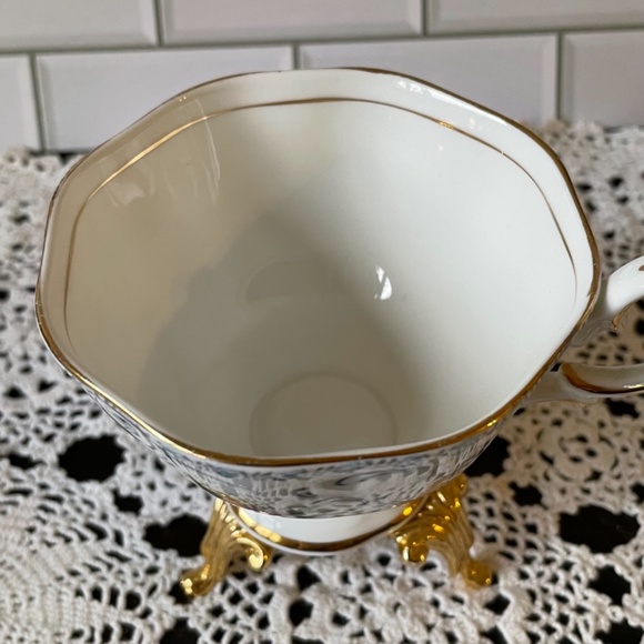 Vintage Royal Albert England Bone China Tea Cup ans Saucer Damask 2693 - Picture 7 of 13